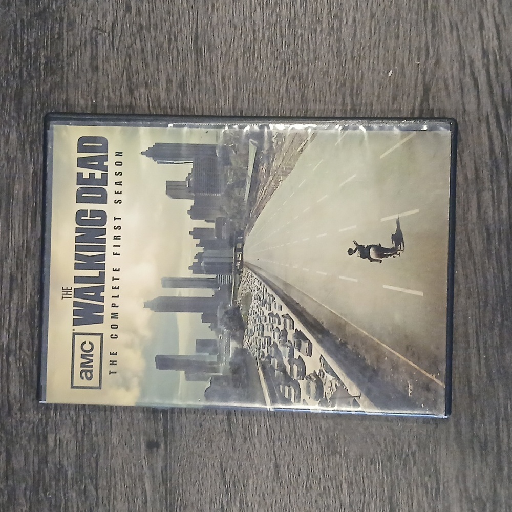 Walking dead season 1 DVD very good condition